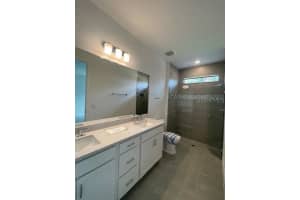 18848 INDIAN ROCK PLACE, LAKEWOOD RANCH, FL 34211 - MLS#MFRTB8436974