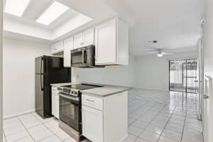 4003 OAK LIMB COURT, TAMPA, FL 33614 - MLS#MFRTB8437145