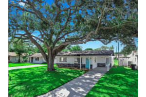 730 LYNNDALE STREET, ST PETERSBURG, FL 33703 - MLS#MFRTB8437280