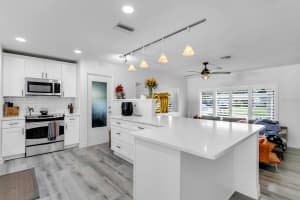 2290 60TH WAY, ST PETERSBURG, FL 33710 - MLS#MFRTB8437283