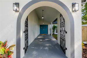 15801 KNOLLVIEW DRIVE, TAMPA, FL 33624 - MLS#MFRTB8437309
