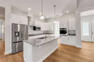 39831 GREENBRIER STREET, EUSTIS, FL 32736 - MLS#MFRTB8437468