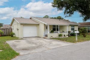 10118 HUNTERS POINT COURT, TAMPA, FL 33615 - MLS#MFRTB8437509