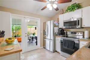 10118 HUNTERS POINT COURT, TAMPA, FL 33615 - MLS#MFRTB8437509
