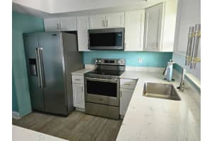 8809 BAY POINTE DRIVE, TAMPA, FL 33615 - MLS#MFRTB8437716