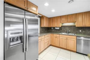 7037 SUNSET DRIVE, SOUTH PASADENA, FL 33707 - MLS#MFRTB8437722