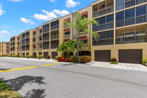 5817 Park St N #406, ST PETERSBURG