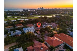300 BAYVIEW DRIVE, ST PETERSBURG, FL 33704 - MLS#MFRTB8438049
