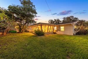 300 BAYVIEW DRIVE, ST PETERSBURG, FL 33704 - MLS#MFRTB8438049