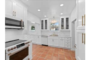 721 SNELL ISLE BOULEVARD, ST PETERSBURG, FL 33704 - MLS#MFRTB8438159