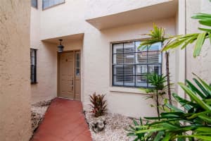 10417 SAINT TROPEZ PLACE, TAMPA, FL 33615 - MLS#MFRTB8438177