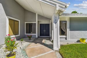14603 VILLAGE GLEN CIRCLE, TAMPA, FL 33618 - MLS#MFRTB8438305