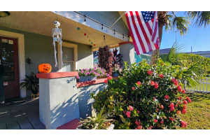 1921 BURLINGTON AVENUE, ST PETERSBURG, FL 33713 - MLS#MFRTB8438331