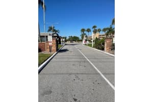 1 BOCA CIEGA POINT BOULEVARD, ST PETERSBURG, FL 33708 - MLS#MFRTB8438339