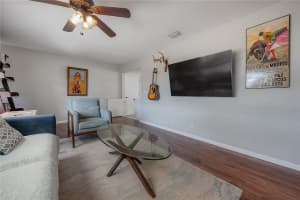 2523 LAKE ELLEN CIRCLE, TAMPA, FL 33618 - MLS#MFRTB8438638
