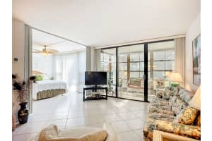 612 BIRD BAY DRIVE, VENICE, FL 34285 - MLS#MFRTB8438757
