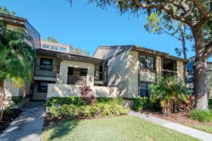 105 Woodlake Ln #105, OLDSMAR