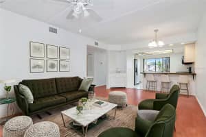 105 WOODLAKE LANE, OLDSMAR, FL 34677 - MLS#MFRTB8438925