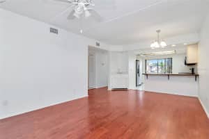 105 WOODLAKE LANE, OLDSMAR, FL 34677 - MLS#MFRTB8438925
