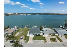 828 BAY POINT DRIVE, MADEIRA BEACH, FL 33708 - MLS#MFRTB8438960