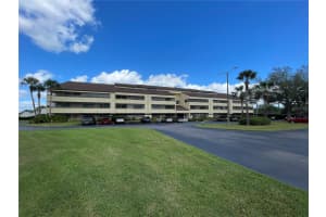 13612 VILLAGE DRIVE, TAMPA, FL 33618 - MLS#MFRTB8438993