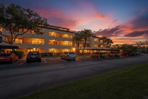 13610 VILLAGE DRIVE, TAMPA, FL 33618 - MLS#MFRTB8439174