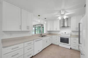 5785 BAY PINES LAKES BOULEVARD, SEMINOLE, FL 33708 - MLS#MFRTB8439248