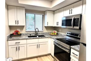 3650 LAKE BAYSHORE DRIVE, BRADENTON, FL 34205 - MLS#MFRTB8439381