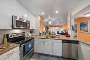 257 SHERWOOD DRIVE, BRADENTON, FL 34210 - MLS#MFRTB8439451