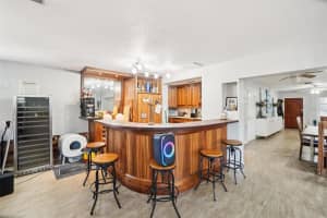 162 LINCOLN CIRCLE, ST PETERSBURG, FL 33703 - MLS#MFRTB8439643
