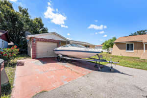 7502 POND VIEW COURT, TAMPA, FL 33615 - MLS#MFRTB8440049