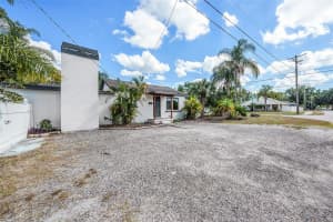 1702 KNOLLWOOD STREET, TAMPA, FL 33610 - MLS#MFRTB8440125