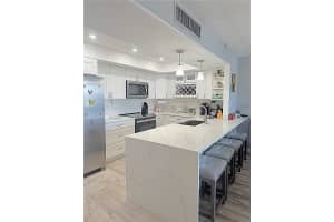400 ISLAND WAY, CLEARWATER BEACH, FL 33767 - MLS#MFRTB8440135