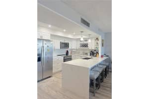 400 ISLAND WAY, CLEARWATER BEACH, FL 33767 - MLS#MFRTB8440135
