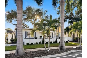 2402 RIDGEWOOD AVENUE, TAMPA, FL 33602 - MLS#MFRTB8440288