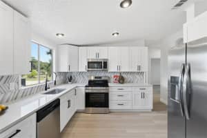 9744 SILVERBEND DRIVE, DADE CITY, FL 33525 - MLS#MFRTB8440340