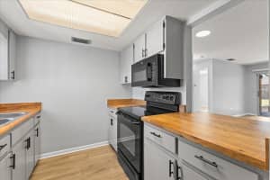 9519 FIELDVIEW CIRCLE, THONOTOSASSA, FL 33592 - MLS#MFRTB8440447