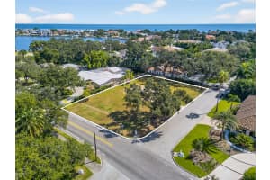 1101 SNELL ISLE BOULEVARD, ST PETERSBURG, FL 33704 - MLS#MFRTB8440472
