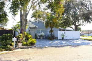 10301 FERNGLEN PLACE, TAMPA, FL 33624 - MLS#MFRTB8440568