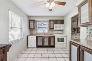2208 LAUREN DRIVE, LARGO, FL 33774 - MLS#MFRTB8440599