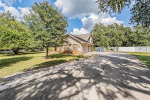 2703 PEMBERTON CREEK DRIVE, SEFFNER, FL 33584 - MLS#MFRTB8440679