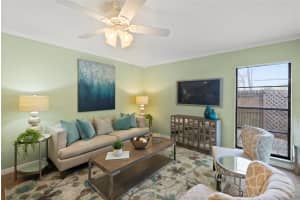 10703 MEADOWGLEN LANE, TAMPA, FL 33624 - MLS#MFRTB8440822