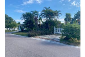 695 41ST STREET, ST PETERSBURG, FL 33713 - MLS#MFRTB8440920