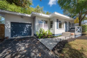 904 E Knollwood St, TAMPA