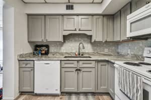 5860 43RD TERRACE, ST PETERSBURG, FL 33709 - MLS#MFRTB8441109
