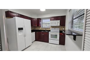 484 SANTA CRUZ PLACE, ST PETERSBURG, FL 33703 - MLS#MFRTB8441167