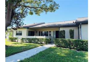 20 Lake Ct, OLDSMAR