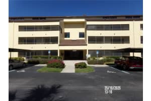 13612 VILLAGE DRIVE, TAMPA, FL 33618 - MLS#MFRTB8441185