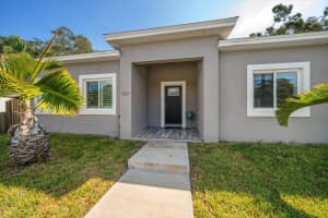 560 CLEARWATER LARGO ROAD, LARGO, FL 33770 - MLS#MFRTB8441251