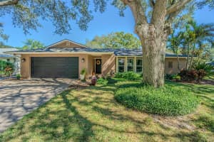 936 Highview Dr, PALM HARBOR